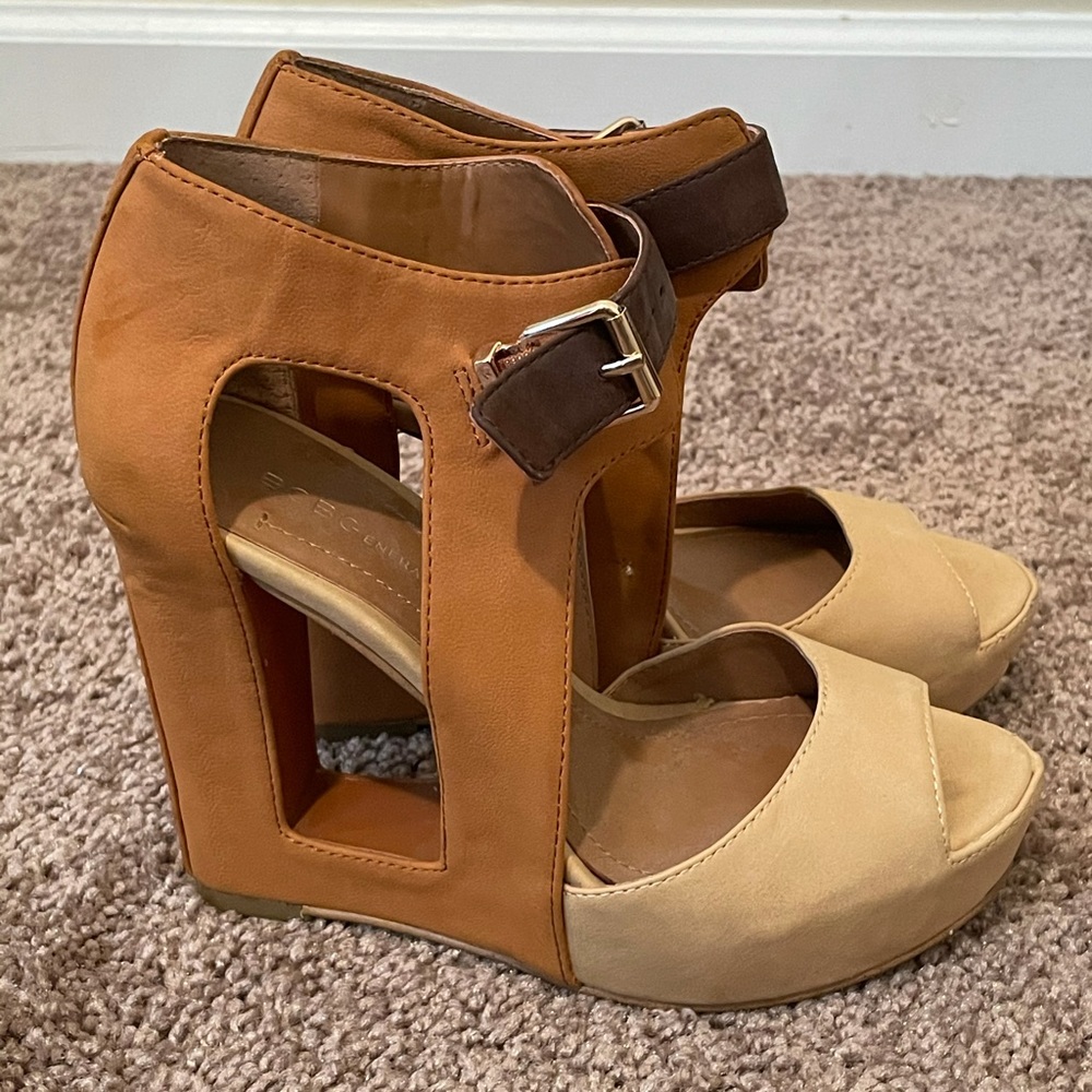 Bcbg Color Block Wedge, Excellent Condition - image 1